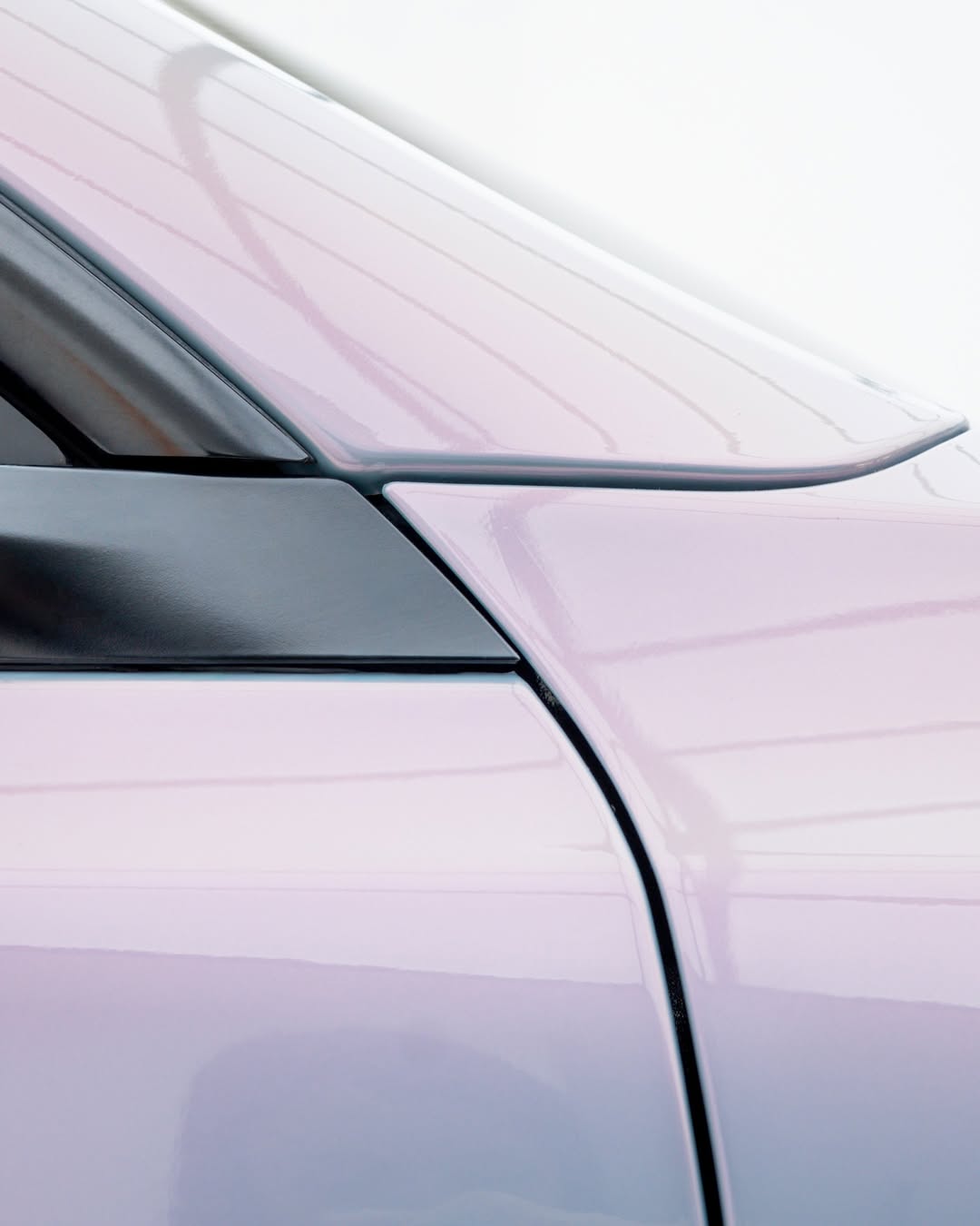 Ravoony Plus PET Technological Grey To Pink Car Wrap