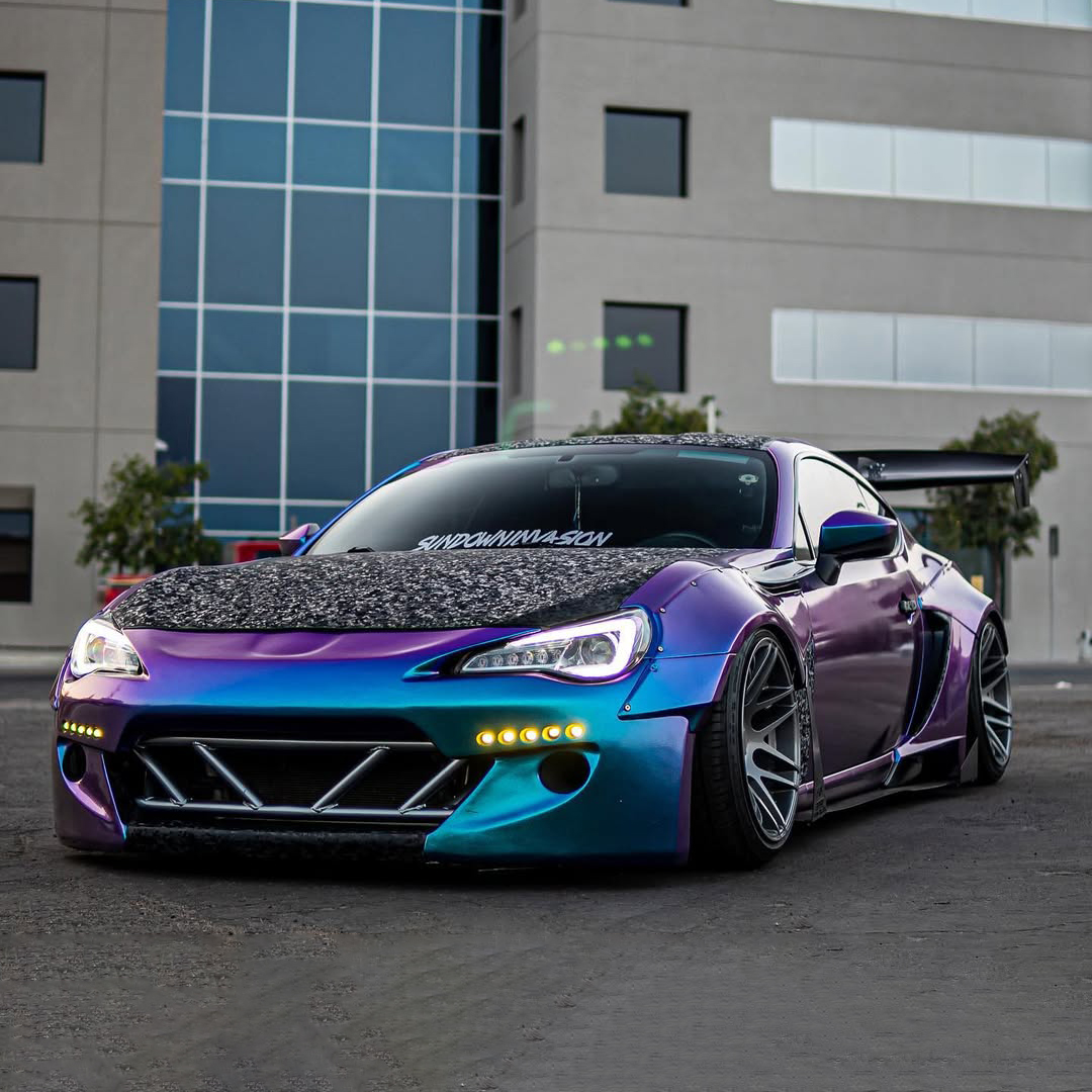 Ravoony Plus PET Purple And Blue Chameleon Car Wrap