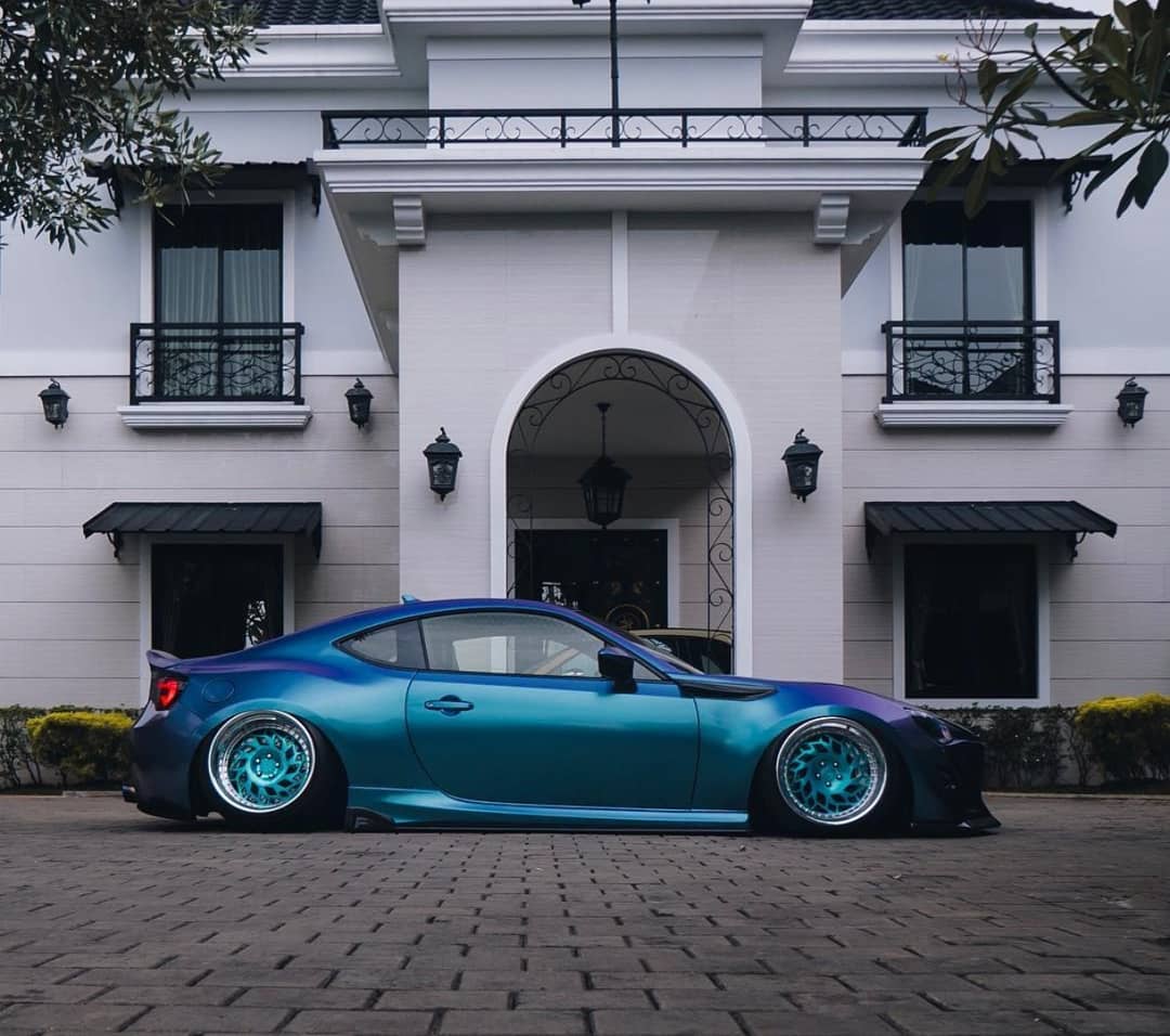 Ravoony Plus PET Purple And Blue Chameleon Car Wrap