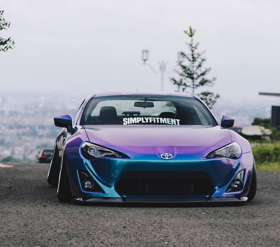 Ravoony Plus PET Purple And Blue Chameleon Car Wrap