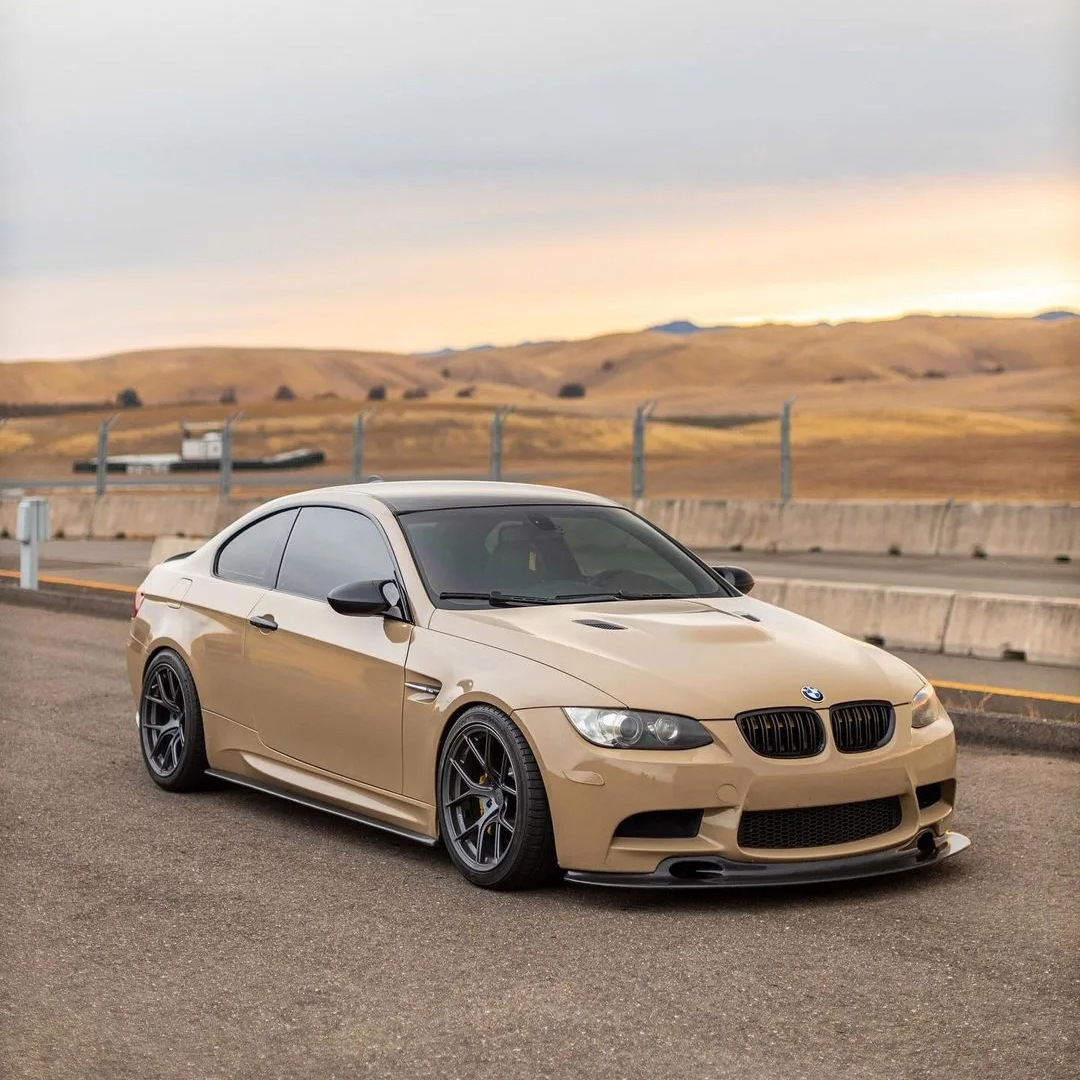 Ravoony Plus PET Gloss Sandstorm Car Wrap