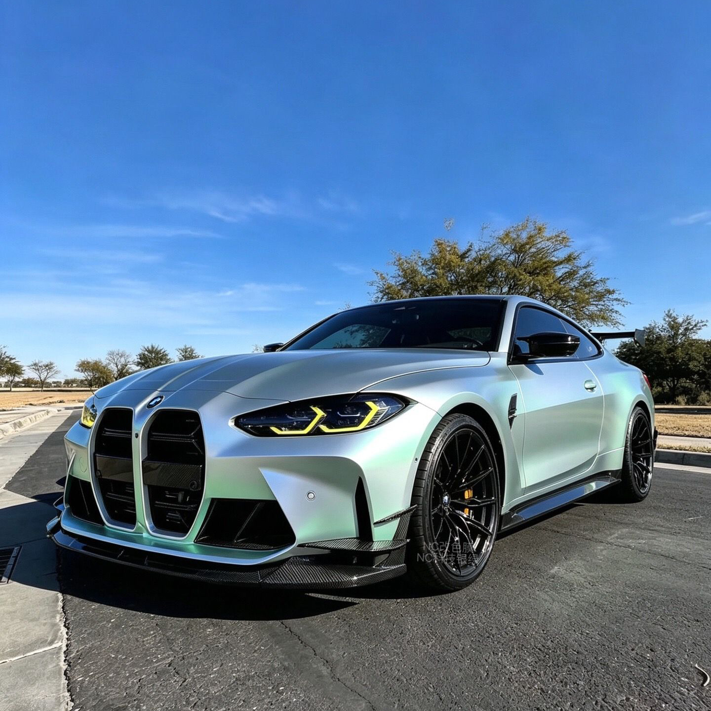 Ravoony Plus PET Matte Technological Grey To Green Car Wrap