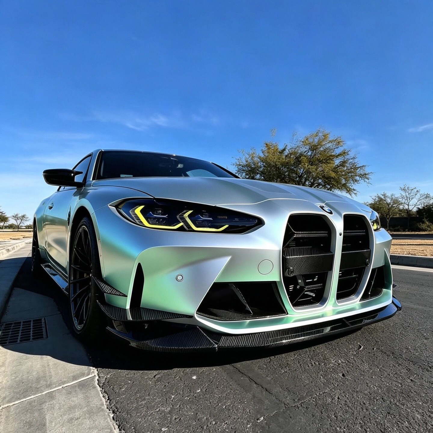 Ravoony Plus PET Matte Technological Grey To Green Car Wrap