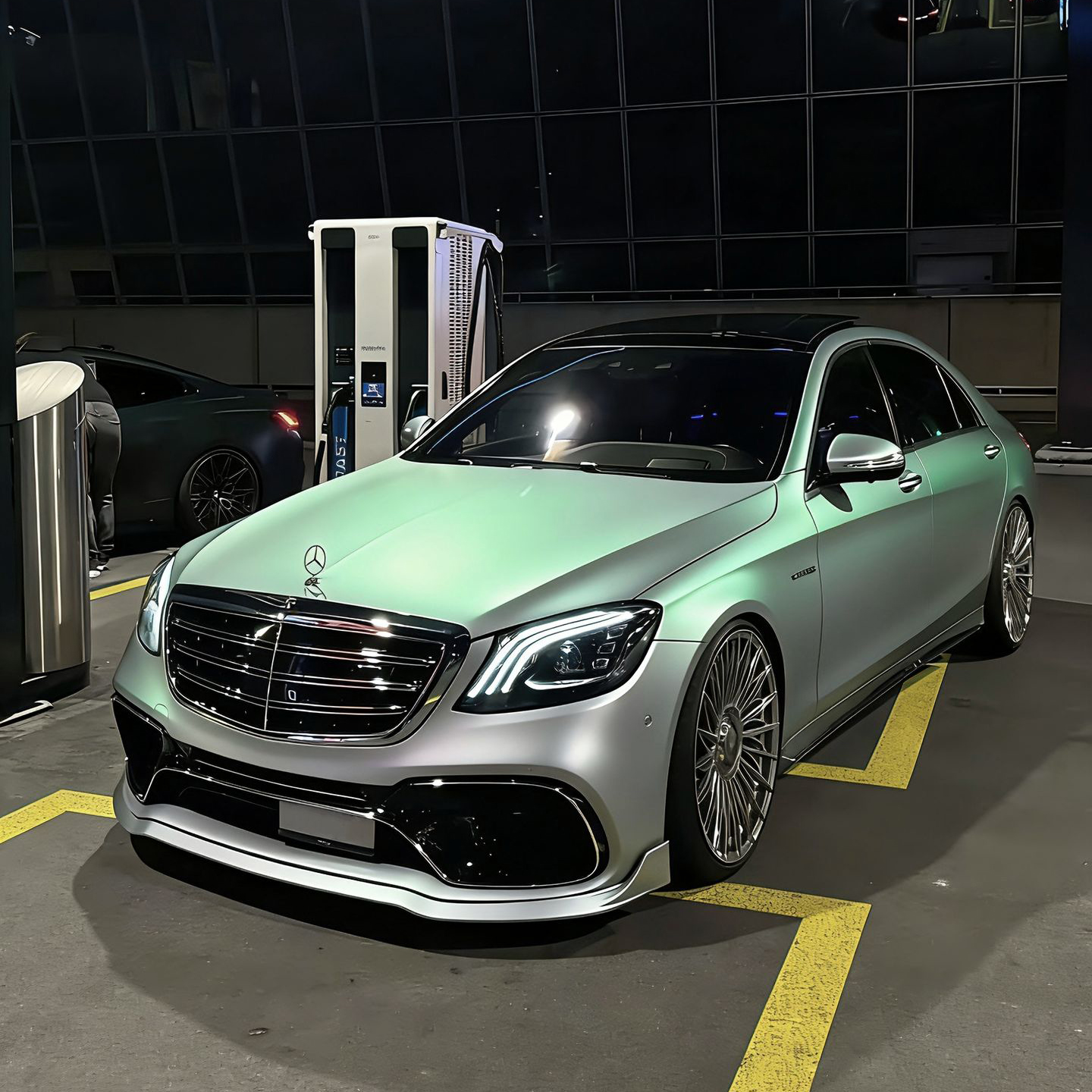 Ravoony Plus PET Matte Technological Grey To Green Car Wrap