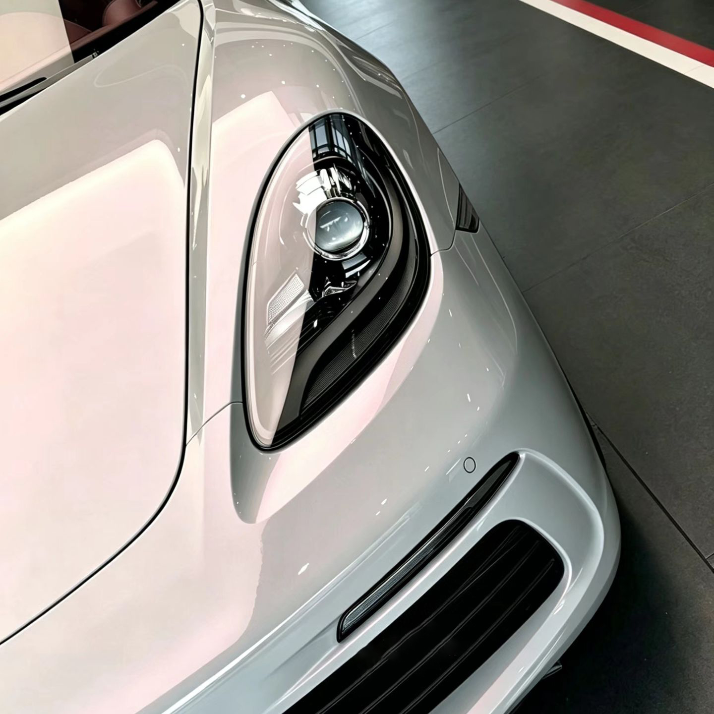 Ravoony Plus PET Glossy Technological Grey To Orange Car Wrap