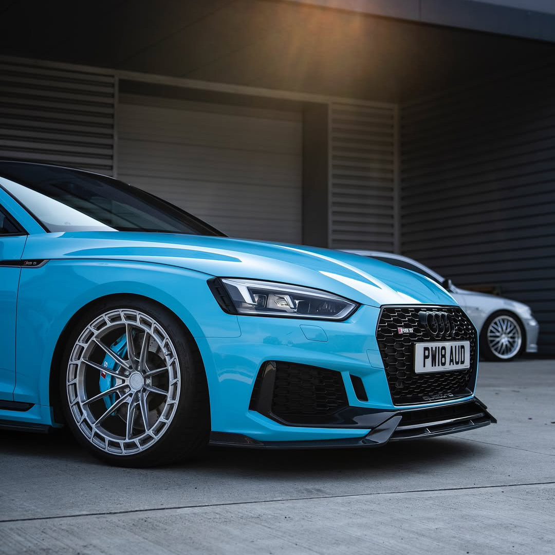 Ravoony Plus PET Glossy Crystal Sky Blue Car Wrap