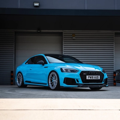 Ravoony Plus PET Glossy Crystal Sky Blue Car Wrap 02