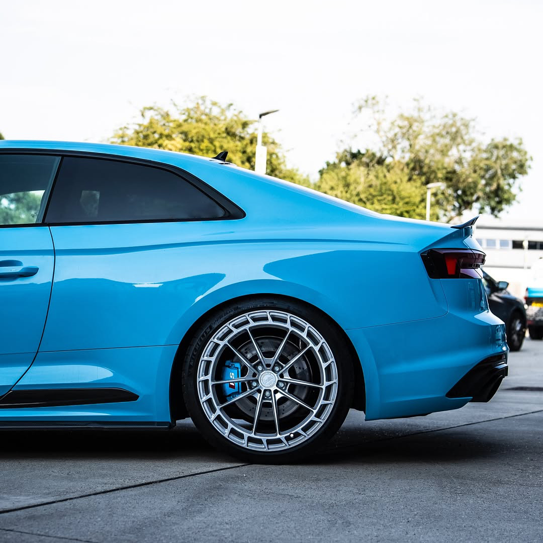 Ravoony Plus PET Glossy Crystal Sky Blue Car Wrap