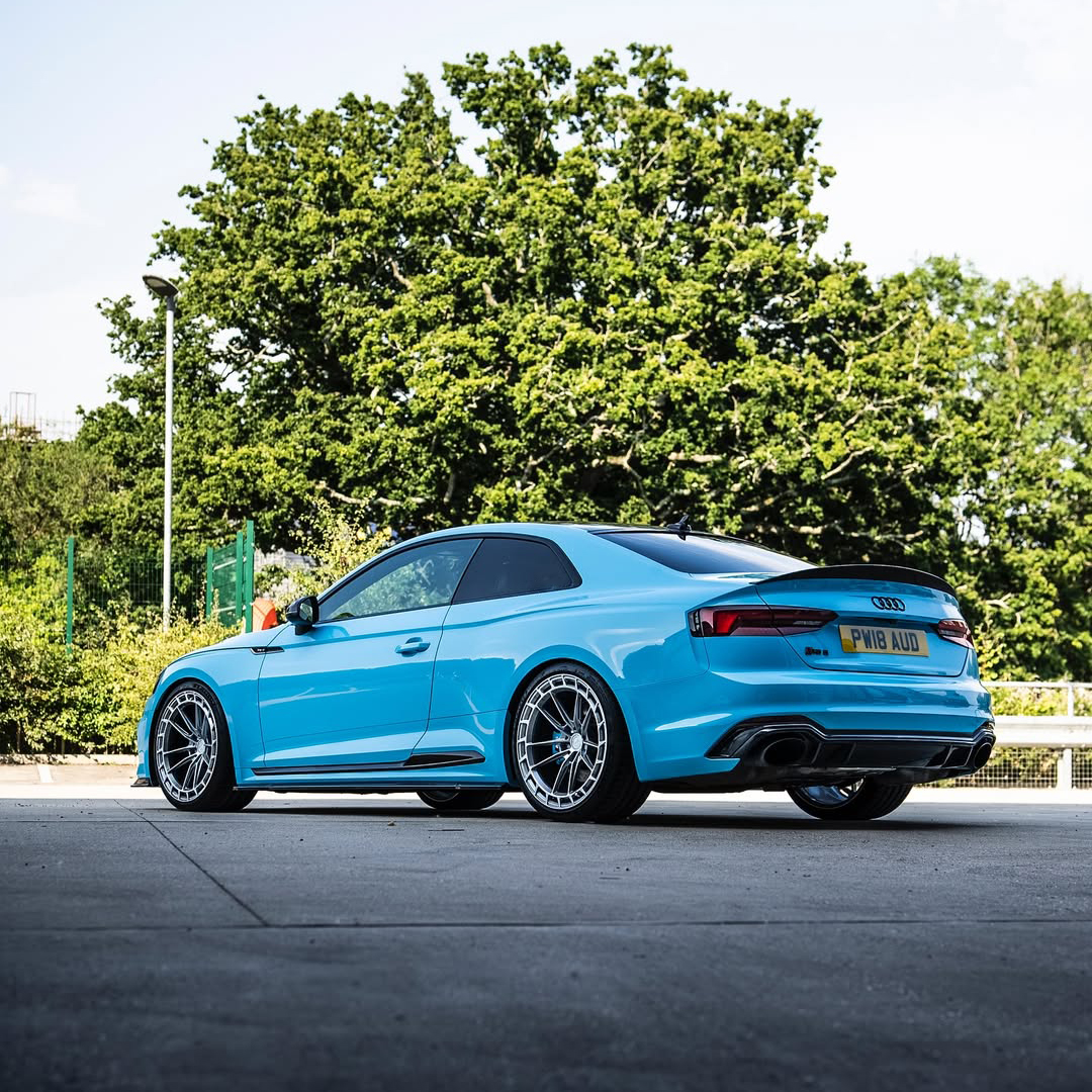Ravoony Plus PET Glossy Crystal Sky Blue Car Wrap