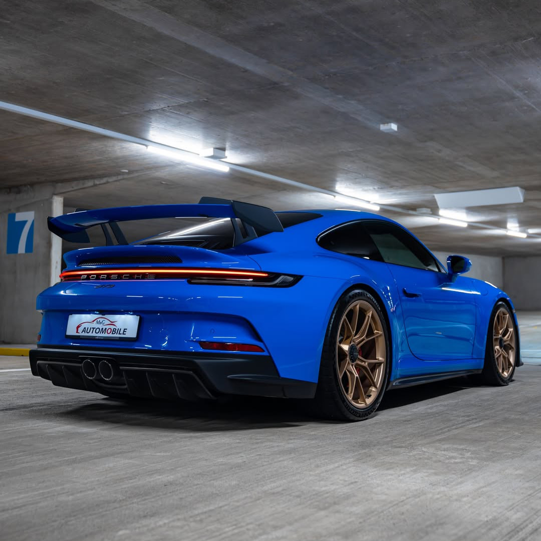 Ravoony Plus PET Gloss Shark Blue Vinyl Wrap