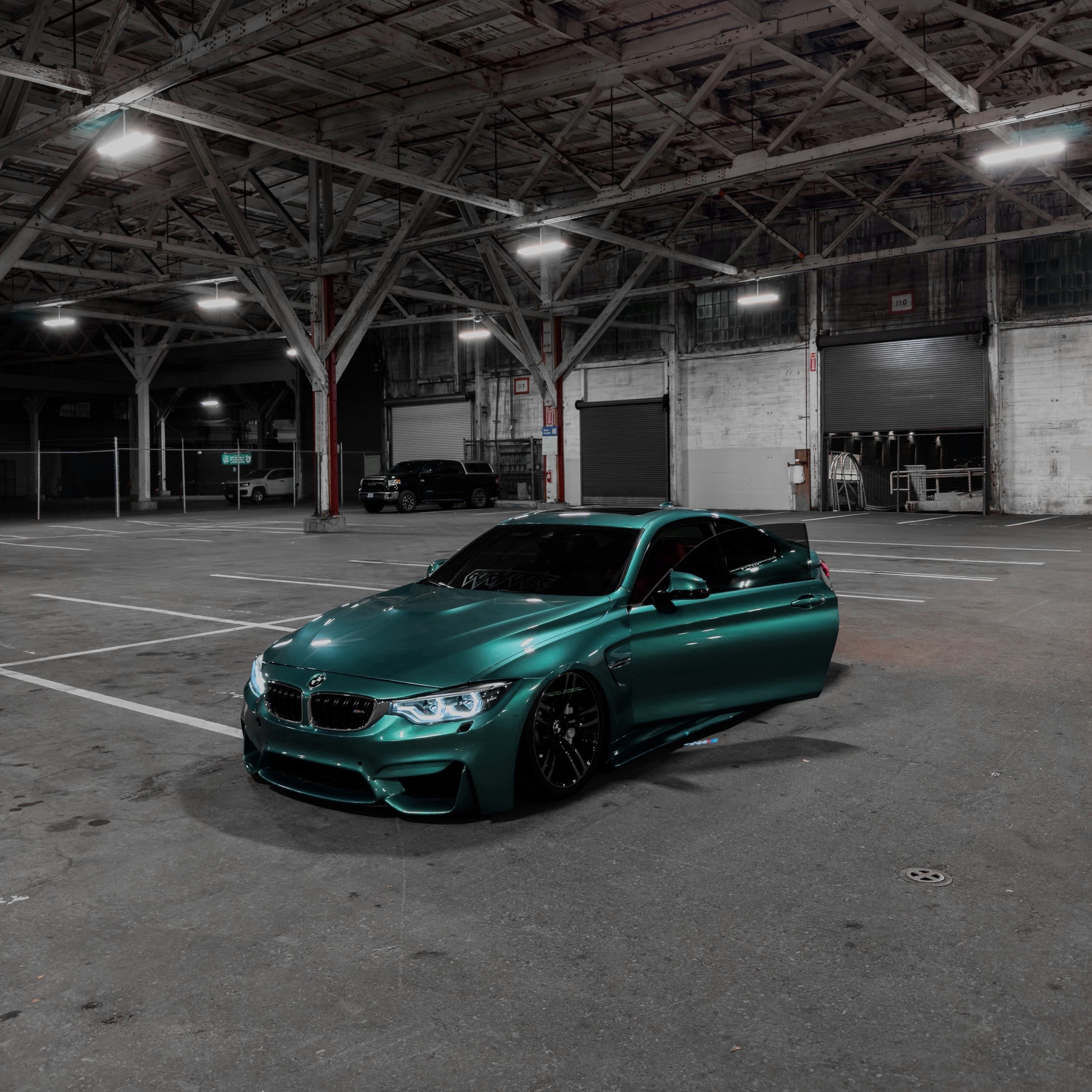 Ravoony Basic PET Gloss Metallic Ryan Green Car Wrap