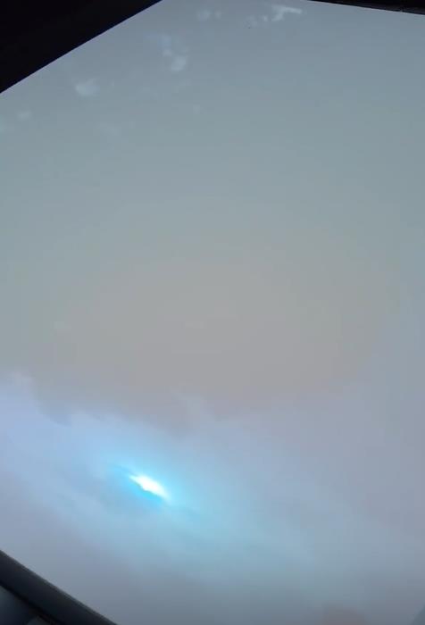 Ravoony Plus PET Glossy White to Blue Car Vinyl Wrap review Larysa Unrau 01