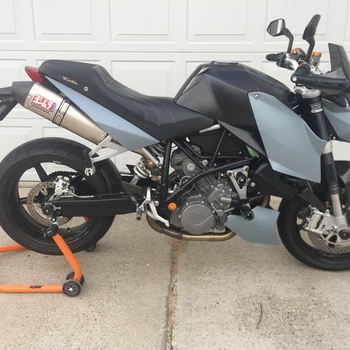 Ravoony Matte Liquid Silver Car Vinyl Wrap review 0