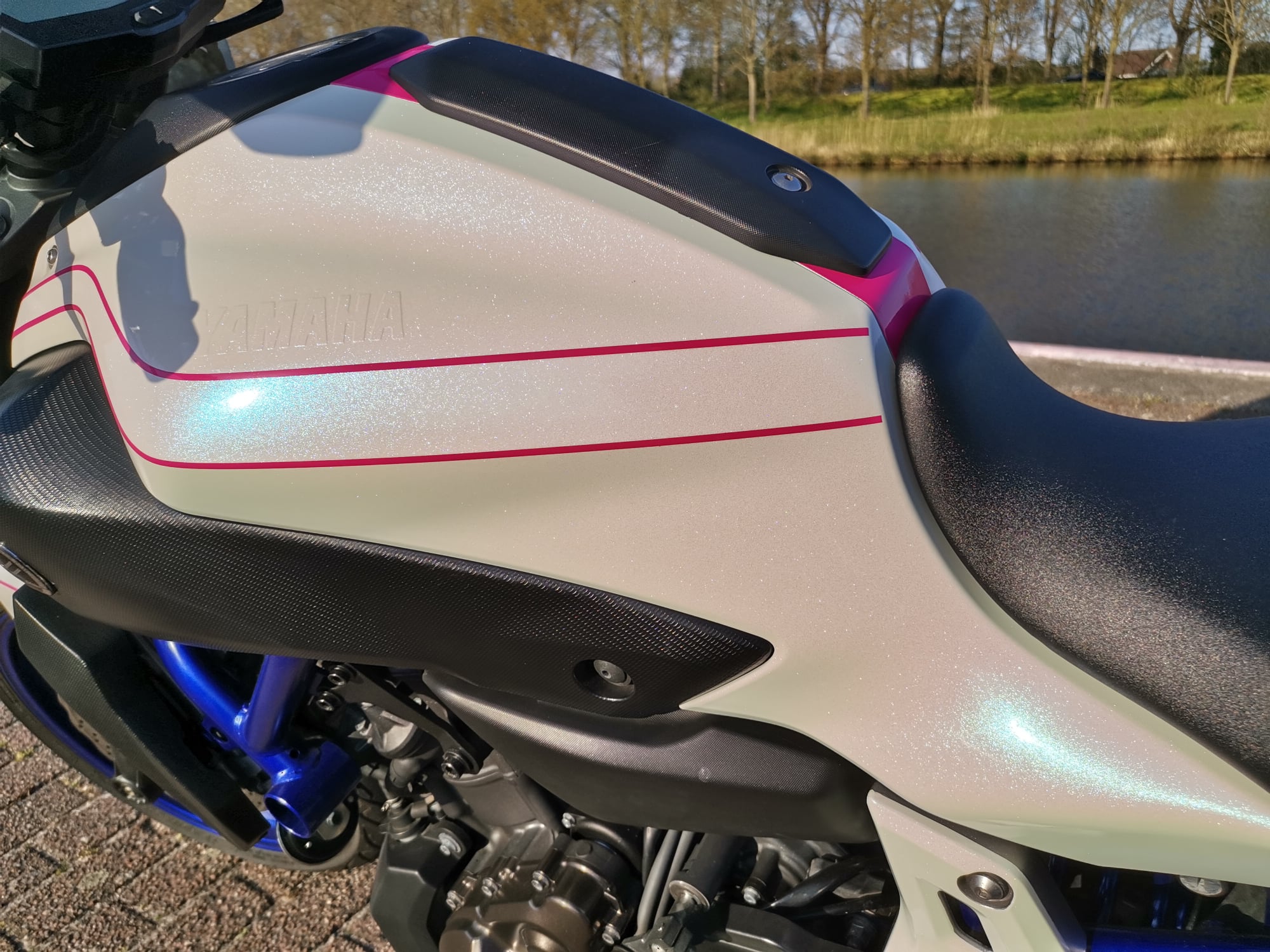  Ravoony Plus Glossy White to Pink Car Wrap review Rowan Ellis 01