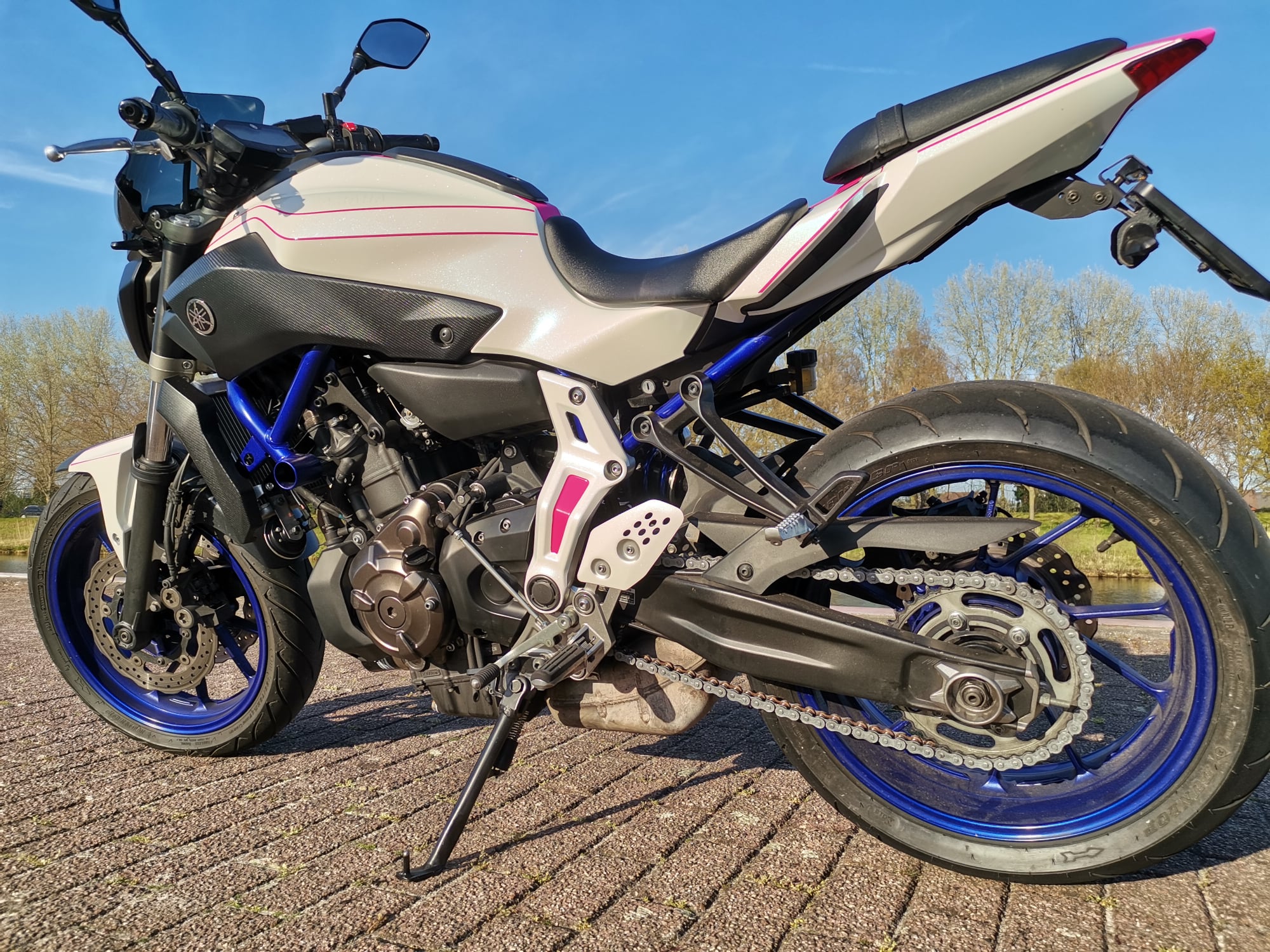  Ravoony Plus Glossy White to Pink Car Wrap review Rowan Ellis 00