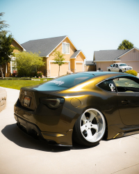 Ravoony Plus Gloss Midnight Gold Car Wrap review 4