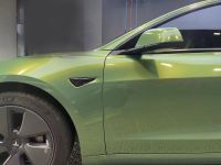 Ravoony Plus Gloss Aston Martin Iridescent Emerald Green Car Wrap review 2