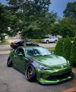 Ravoony Plus Glossy Metallic Mamba Green Car Vinyl Wrap review Brittany Del Caro