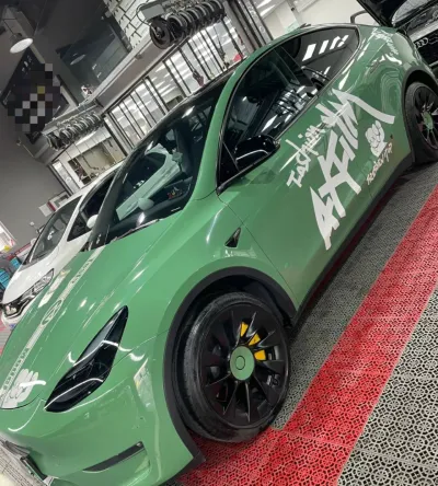 Ravoony Plus Porsche Gloss Olive Green Vinyl Car Wrap review Ivann Robledo 01