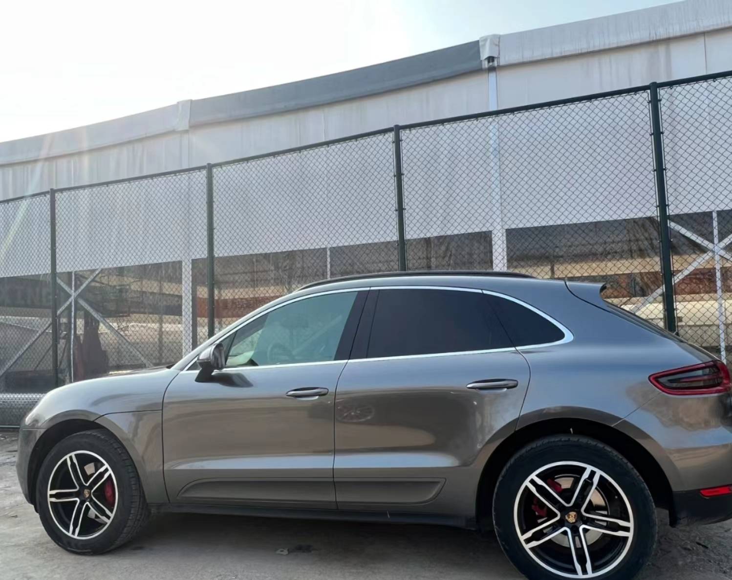  Ravoony Plus Metallic Titanium Car Vinyl Wrap review Hicham Youbi 00