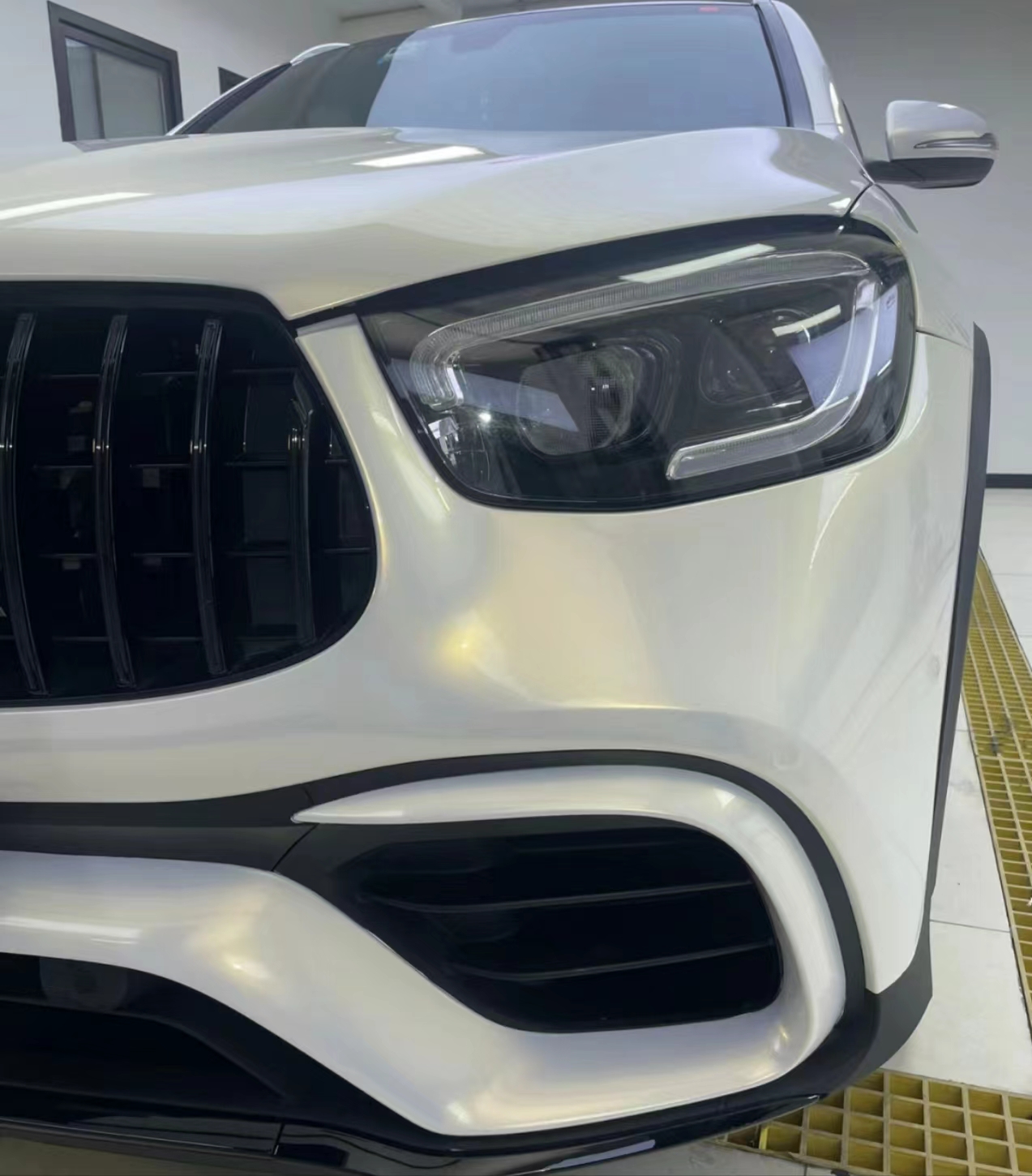  Ravoony Plus PET Glossy White to Gold Car Wrap review Brandon Miller 02