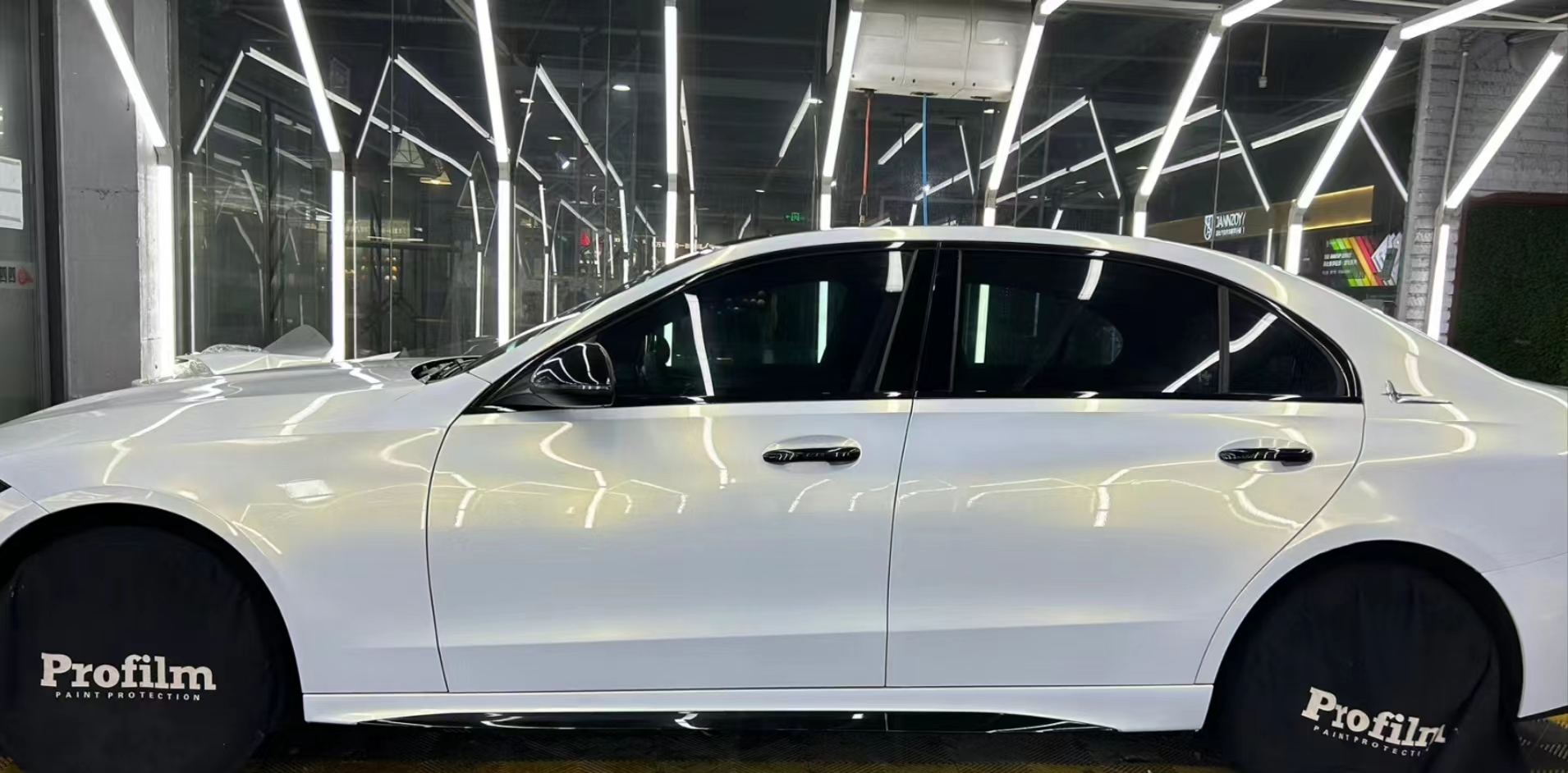  Ravoony Plus PET Glossy White to Gold Car Wrap review Pedro Carvalho 01