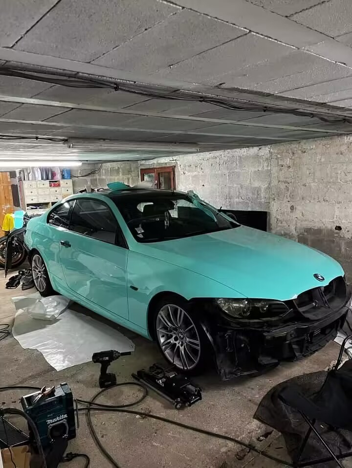 Ravoony Plus Glossy Tiffany Blue Car Vinyl Wrap review Rodrick Clarke 01