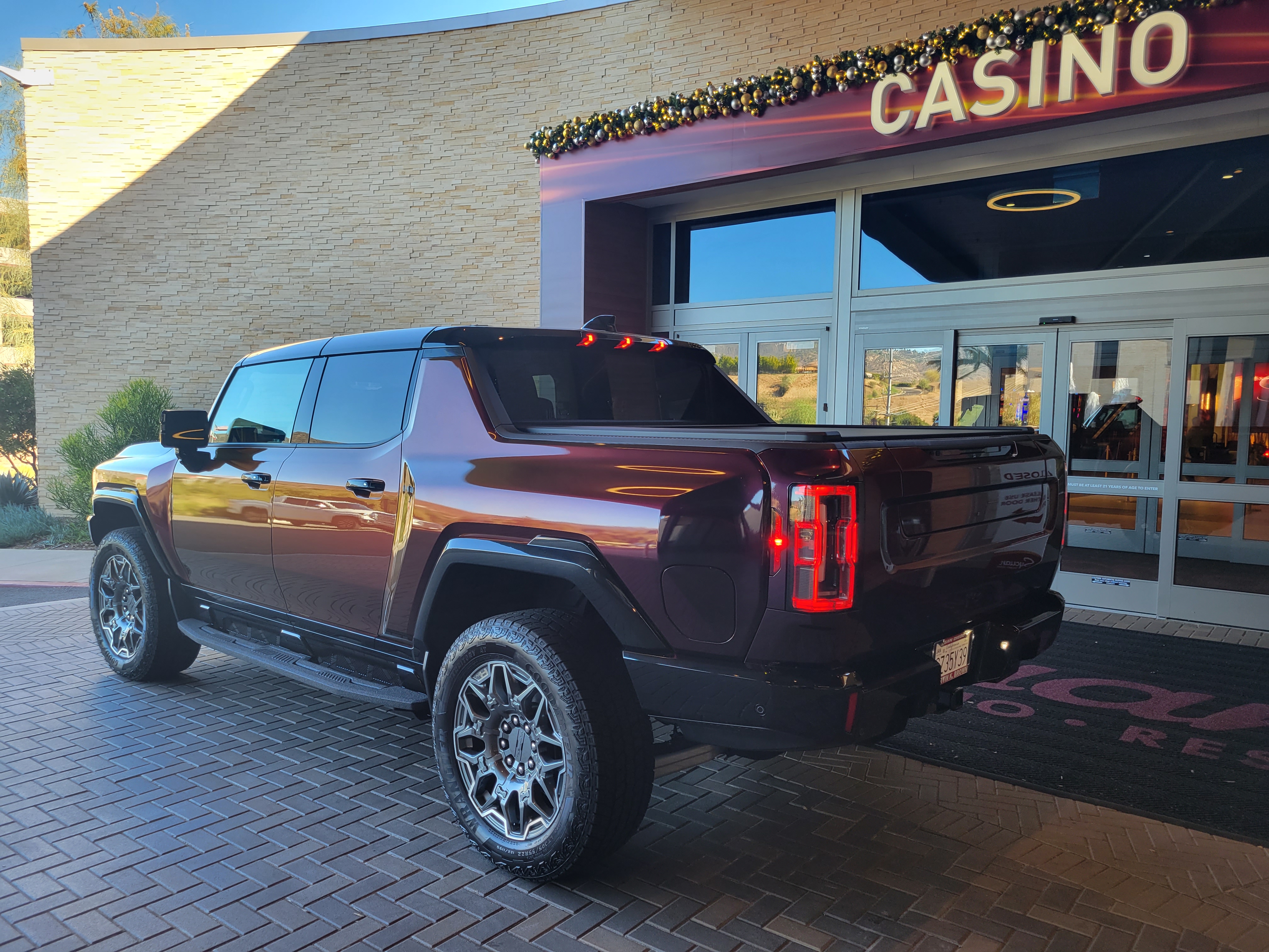 Ravoony Plus PET Gloss Color Shift Rainbow Drift Black Red Vinyl Wrap review Chris Pham 01