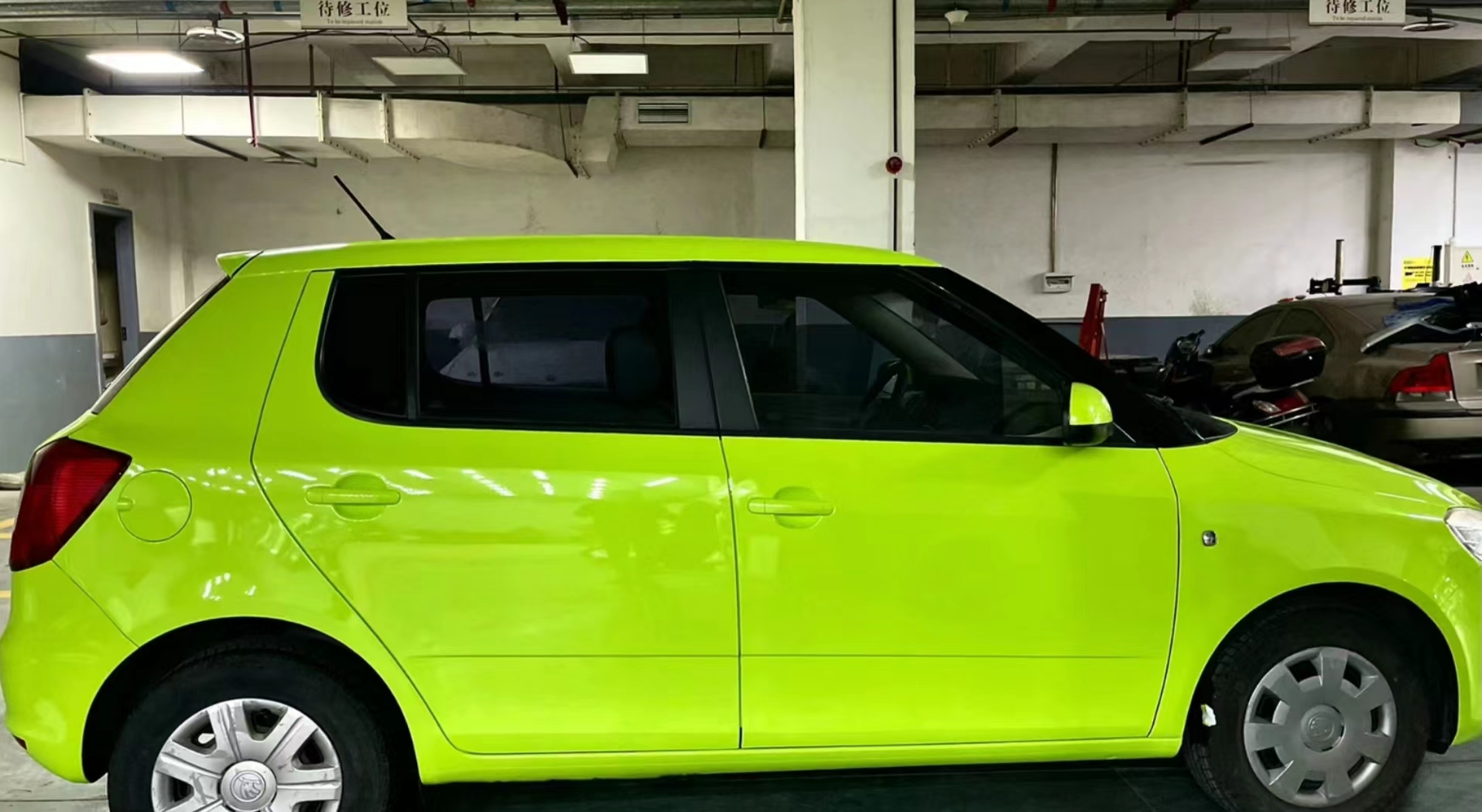 Ravoony Plus Gloss Apple Green Car Wrap review 0