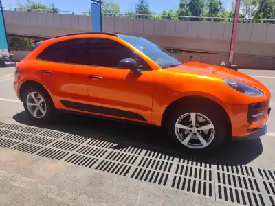 Ravoony Plus Burnt Orange Car Wrap review julian dunkley 01