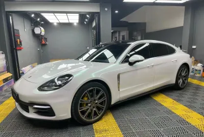Ravoony Plus Gloss Aurora White Car Vinyl Wrap review Tabea Steinig 00