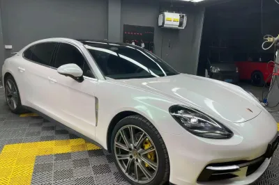 Ravoony Plus Gloss Aurora White Car Vinyl Wrap review Tabea Steinig 01