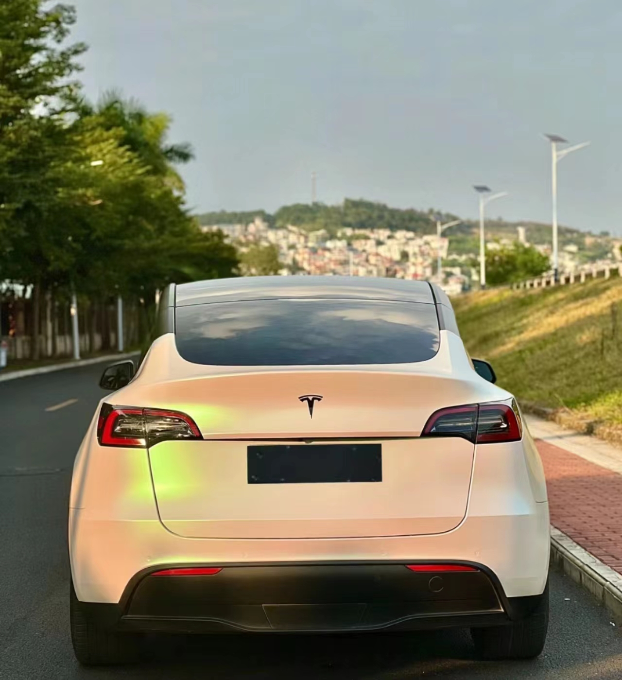 Ravoony Plus Matte Aurora White Car Vinyl Wrap review Lateak Hunt 02