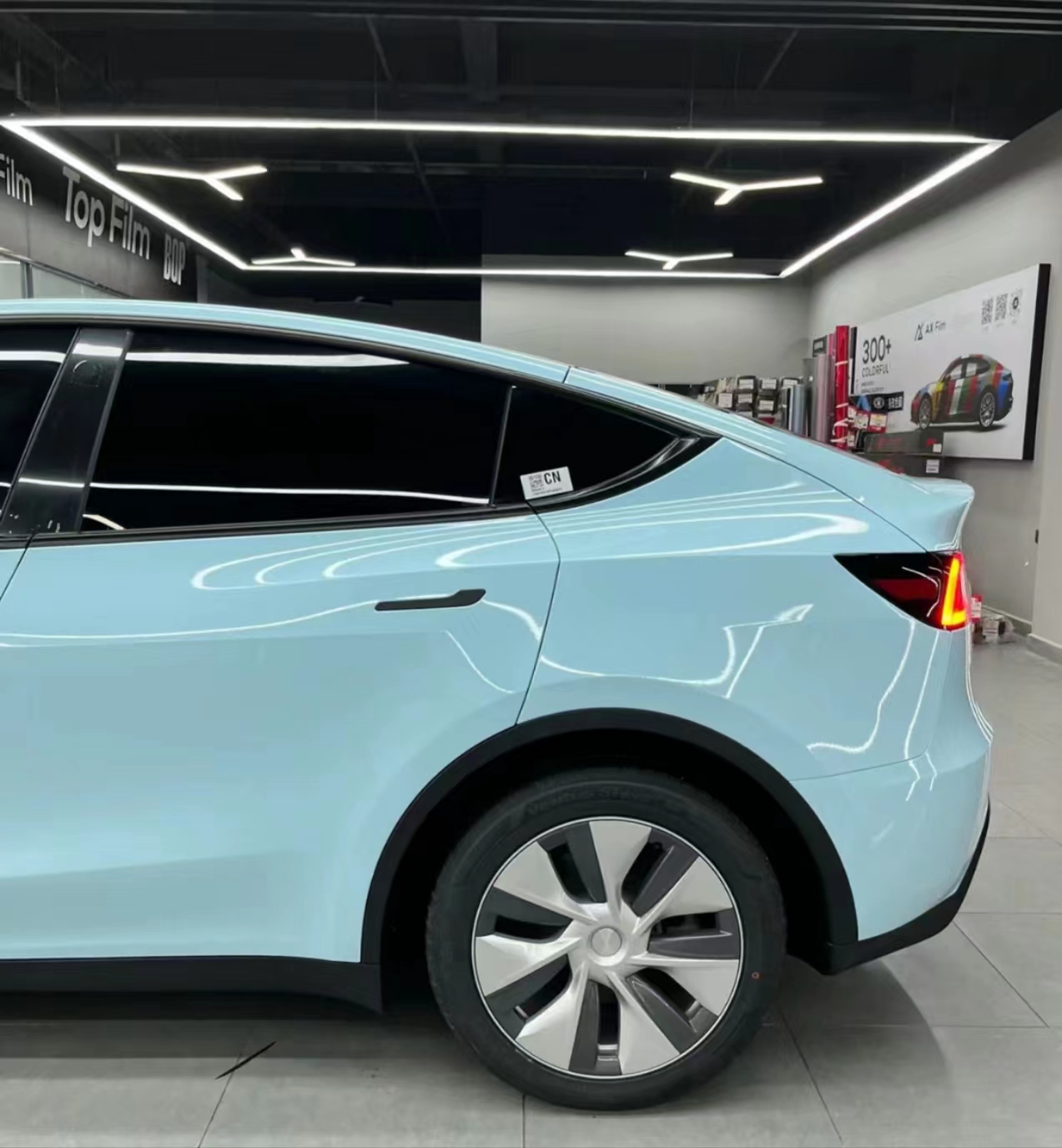 Ravoony Plus Glossy Crystal Glacier Blue Car Wrap review Laresia Fleming 02