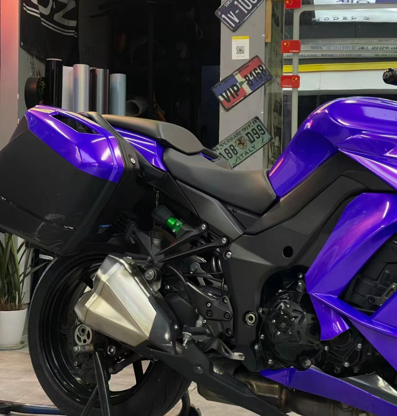 Ravoony Plus PET Glossy Explosion Purple Car Vinyl Wrap review Joe Davis 02