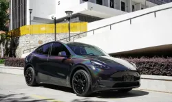 Ravoony Plus Glossy Laser Black Car Vinyl Wrap review Nathan Murphy 01