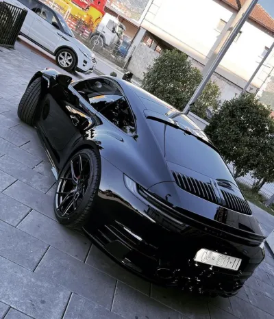 Ravoony Plus PET Gloss Black Car Wrap review Daniela Andrisan