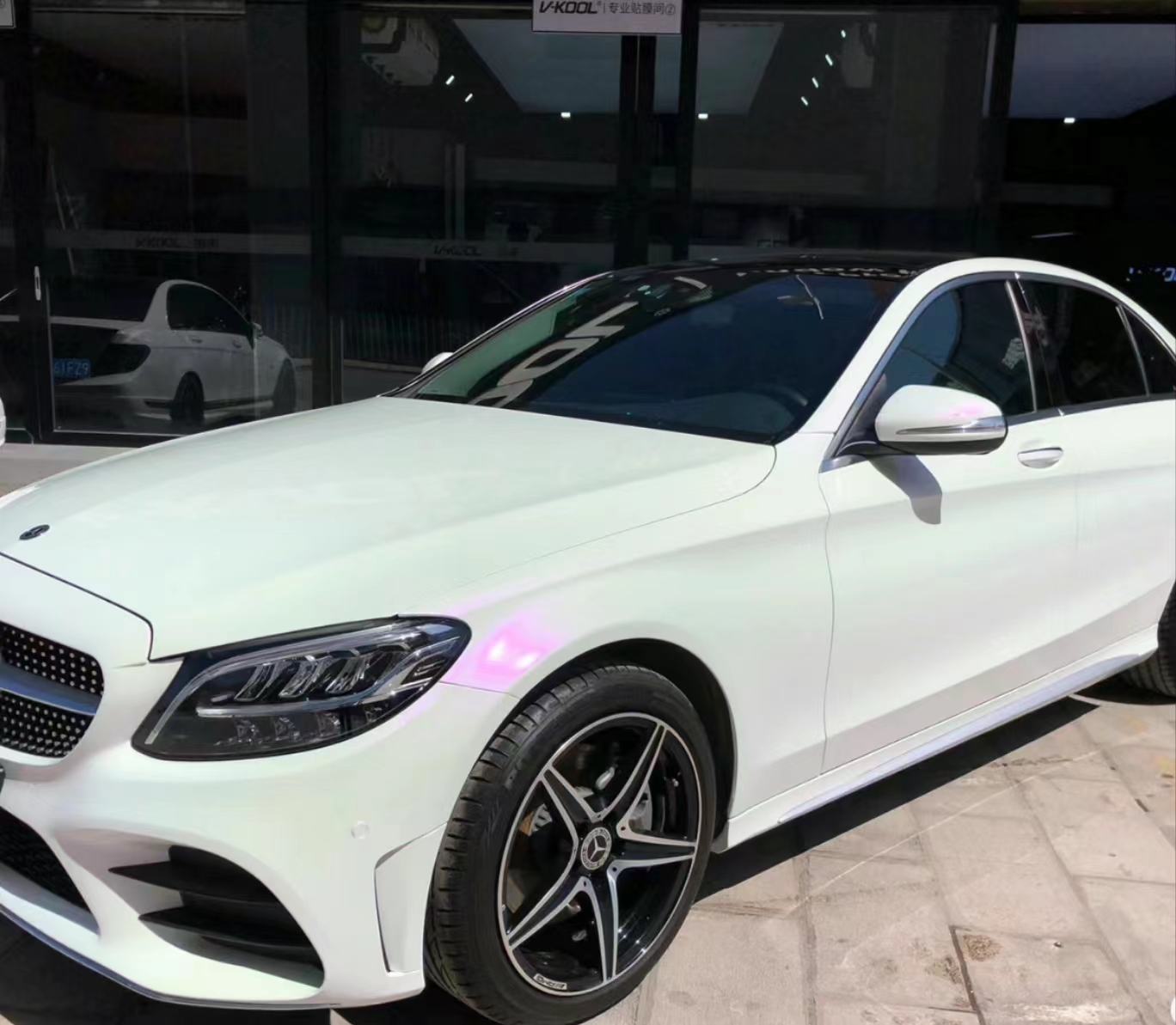 Ravoony Plus PET Glossy White to Purple Vinyl Car Wrap review Tommaso Vincenti 00