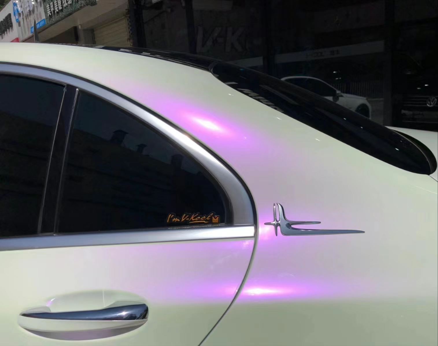 Ravoony Plus PET Glossy White to Purple Vinyl Car Wrap review Tommaso Vincenti 02
