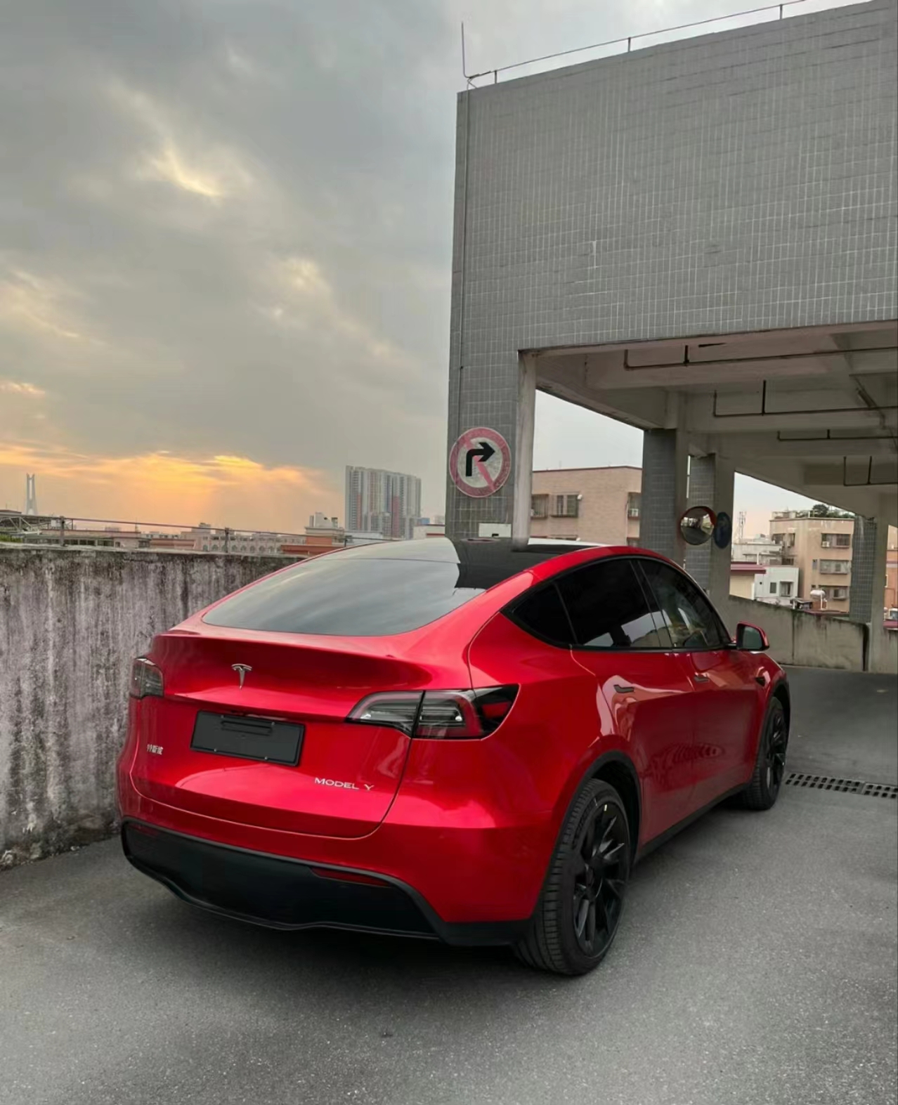 Ravoony Plus Gloss Metallic Vampire Red Vinyl Car Wrap review Abbie Wass 01