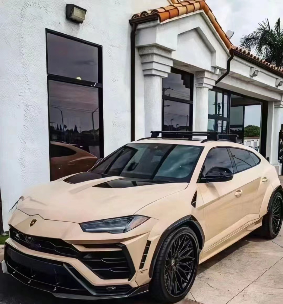 Ravoony Basic Gloss Sandstorm Car Wrap review Emily Salbidrez 01