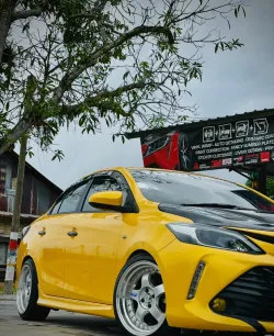 Ravoony Basic Glossy Metallic Yellow Car Wrap review Shantavia Cooper 02
