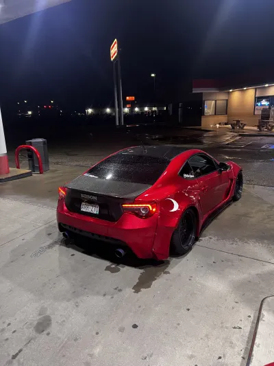 Ravoony Plus Gloss Metallic Vampire Red Vinyl Car Wrap review Hiker Paez