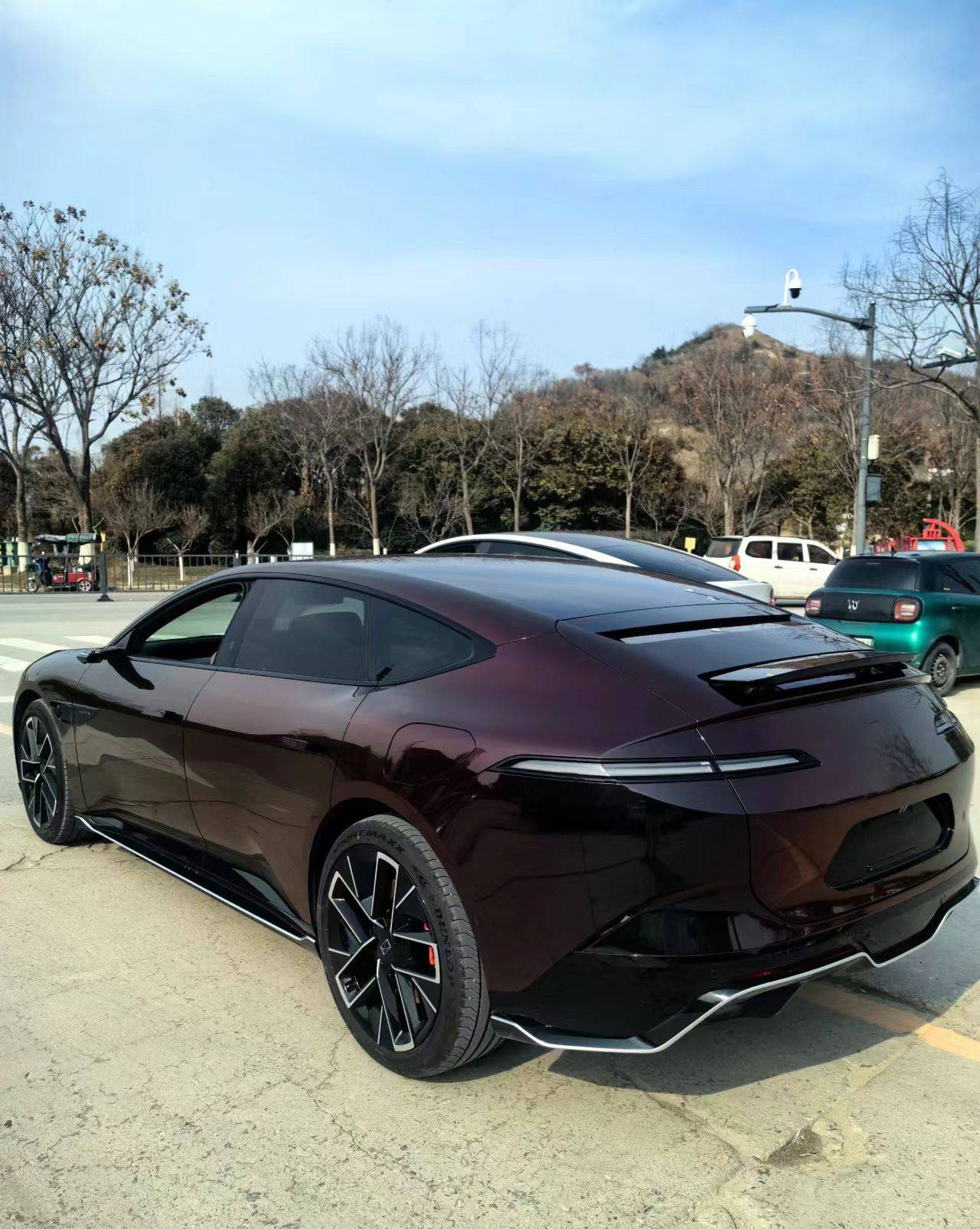 Ravoony Plus PET Gloss Color Shift Rainbow Drift Black Red Vinyl Wrap review Ivo Dostál 02