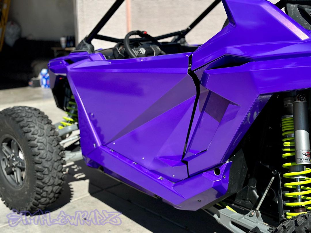 Ravoony Plus Glossy Fluorescent Purple Car Vinyl Wrap review Gioia Oliva 05