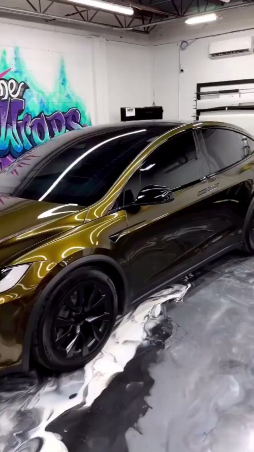 Ravoony Plus Gloss Midnight Gold Car Wrap review Ronit Azoulay