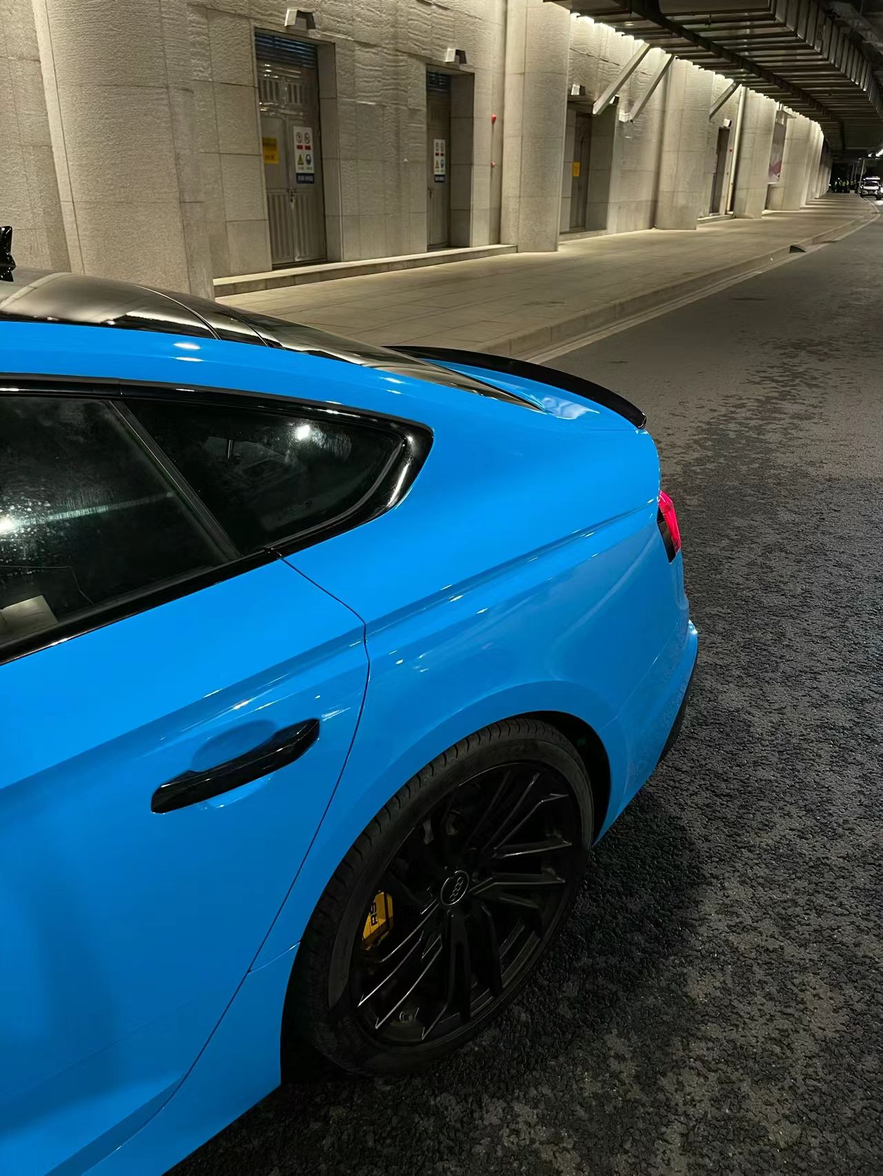 Ravoony Plus PET Glossy Crystal Blue Sky Car Vinyl Wrap review Inutile Anronella 01