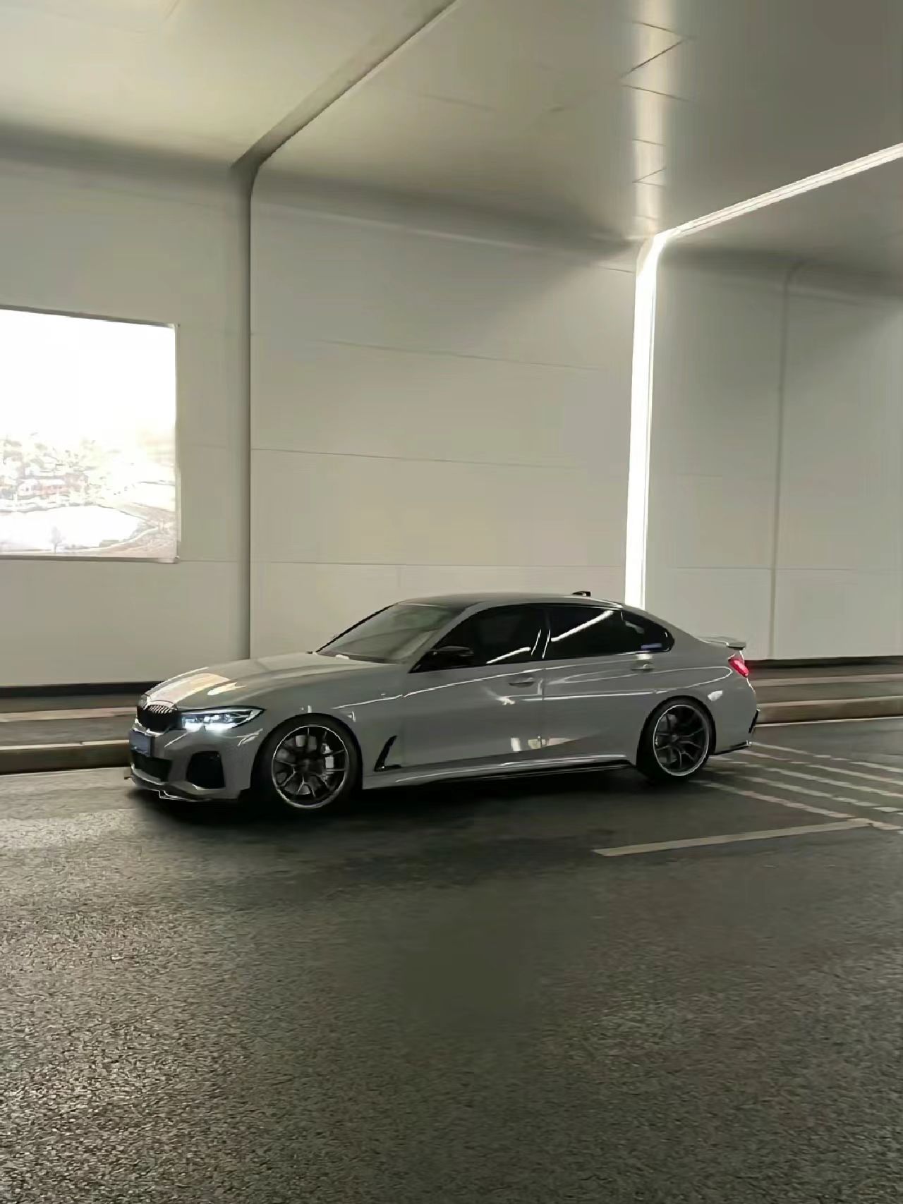 Ravoony Plus PET BMW Brooklyn Grey Vinyl Wrap review Semiha Dasdemir 01