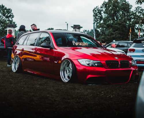 Ravoony Plus Gloss Metallic Vampire Red Vinyl Car Wrap review 