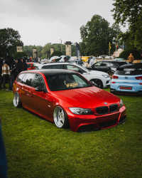 Ravoony Plus Gloss Metallic Vampire Red Vinyl Car Wrap review 1